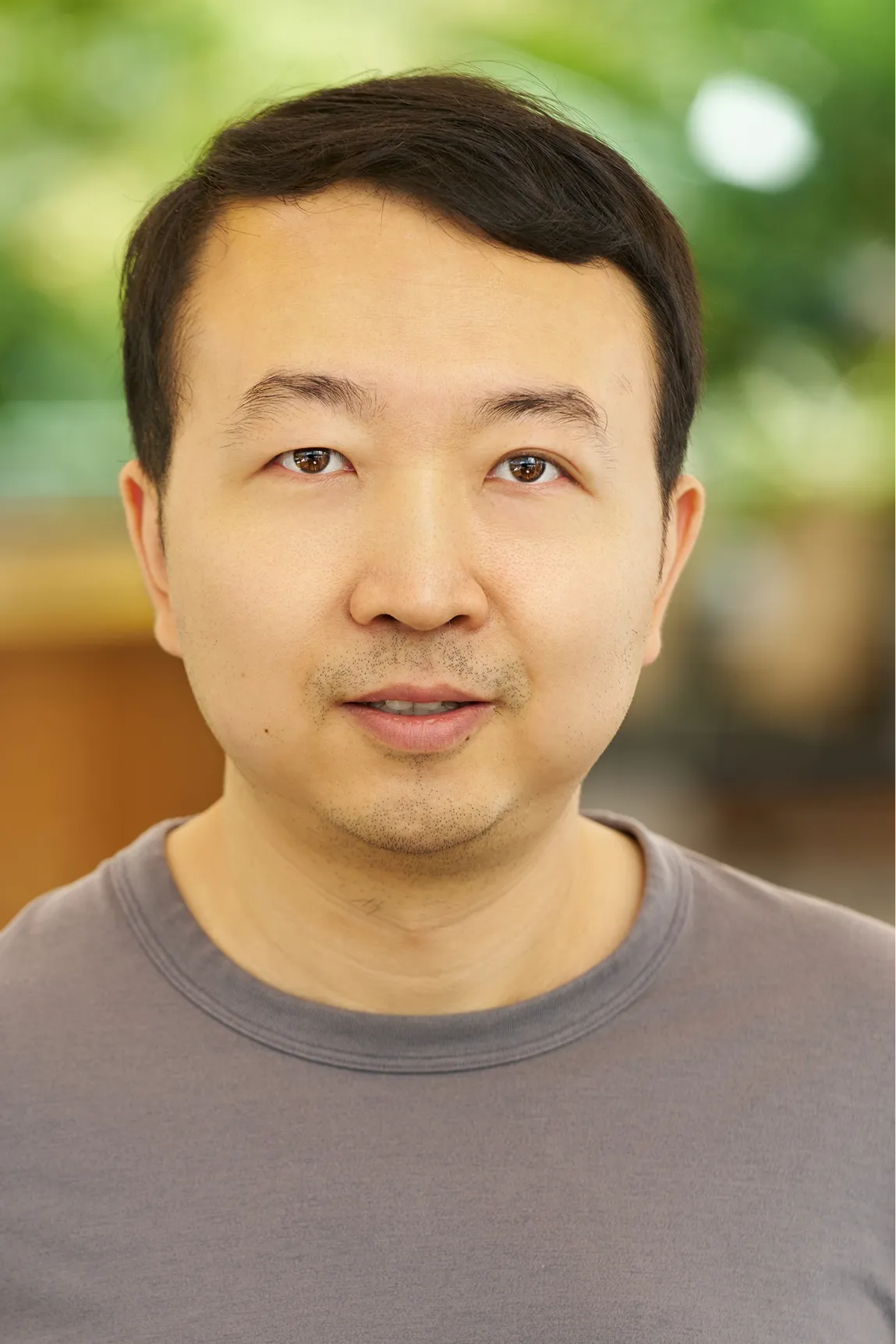 Portrait of Ruochen Ren